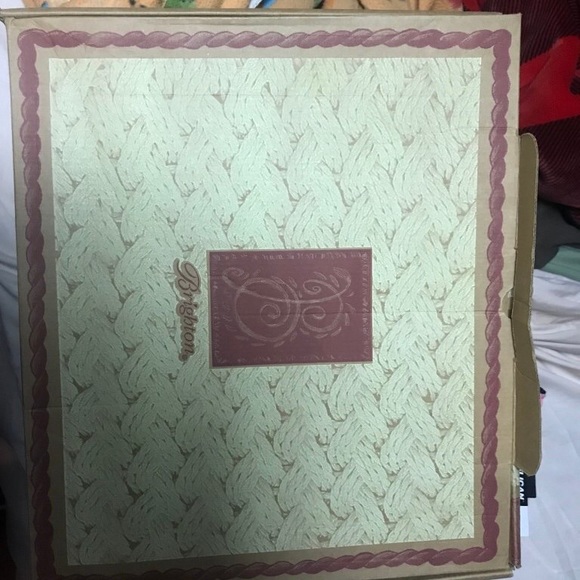 Purse - Picture 2 of 2